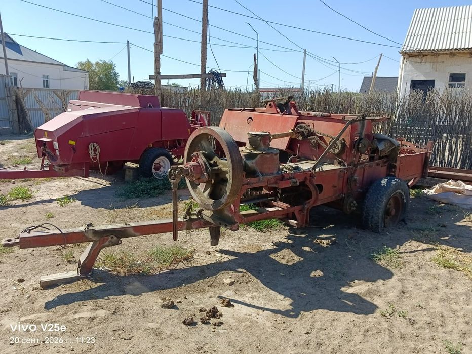 Трактор прессподборщик