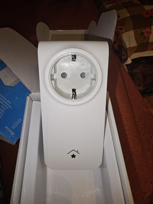 Vând priză smart home