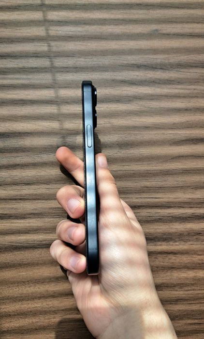 iPhone 15; без забележки