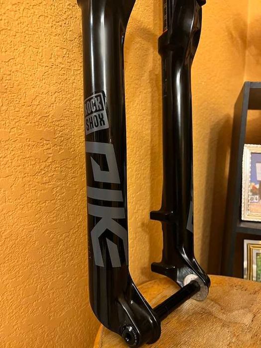 вилка Rockshox Pike Select + Charger 2.1 29" 150 mm