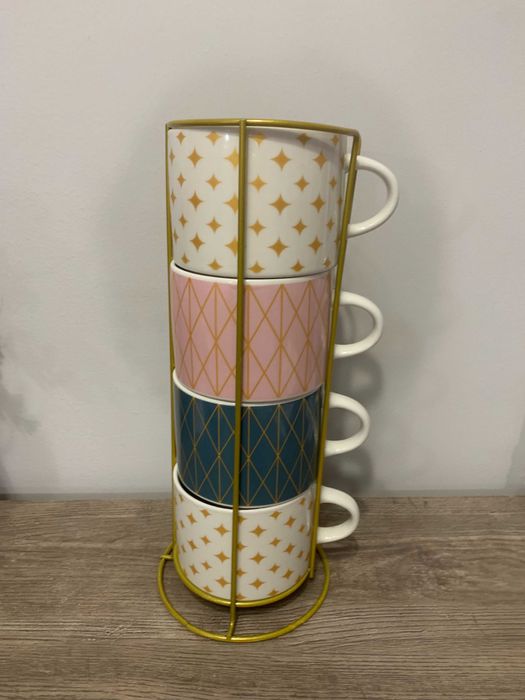 Чаши за кафе и други чаши.Вази и пепелници ,салфетник,термос.Термочаша