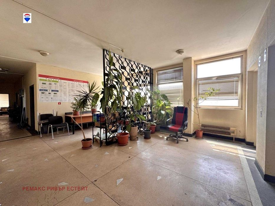 Офис под наем кв. Широк център