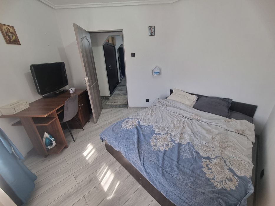 Inchiriez apartament 3 camere 70m²