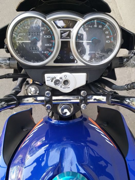 Продаётся мотоцикл HONDA CB 150F НОВЫЙ.;