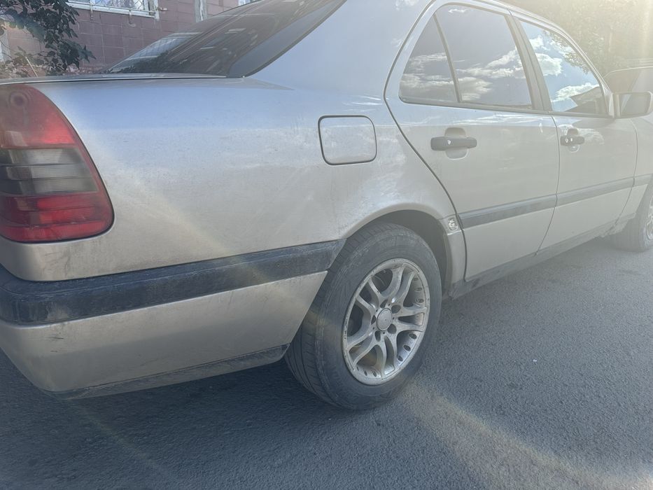 Mercedes-Benz……..