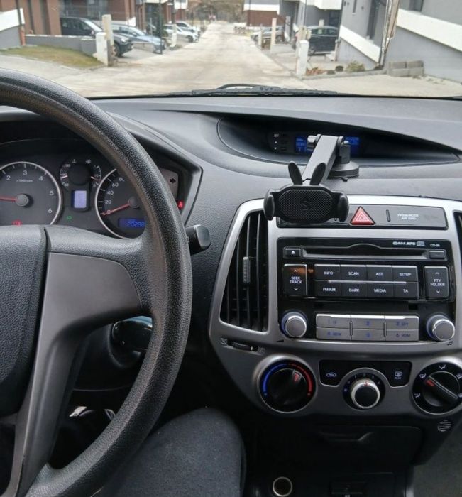 Vând Hyundai i20