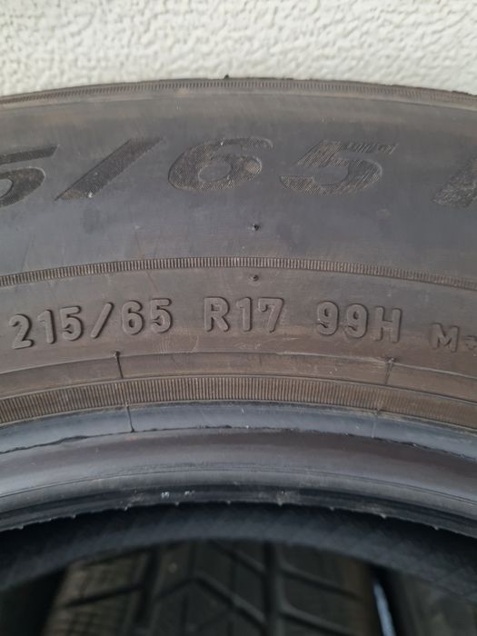 Зимни гуми 4 броя PIRELLIScorpion 215 65 R17 дот 1818