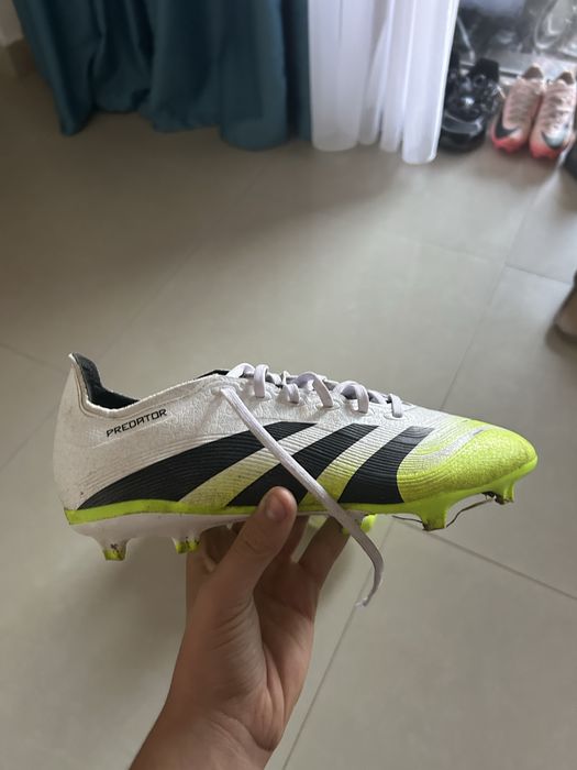 Ghete de fotbal adidas predator