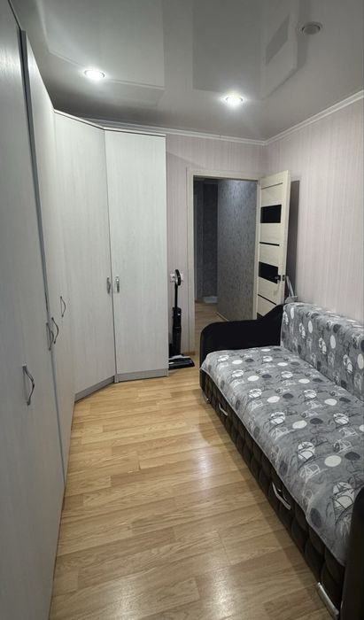 Продам 4х клмнатную квартиру