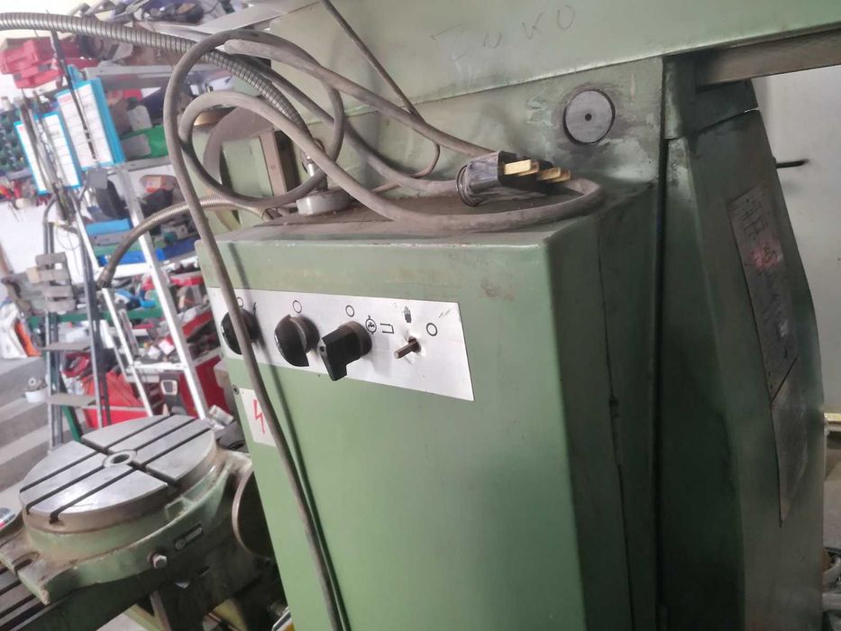 Универсална фреза ФУ 251