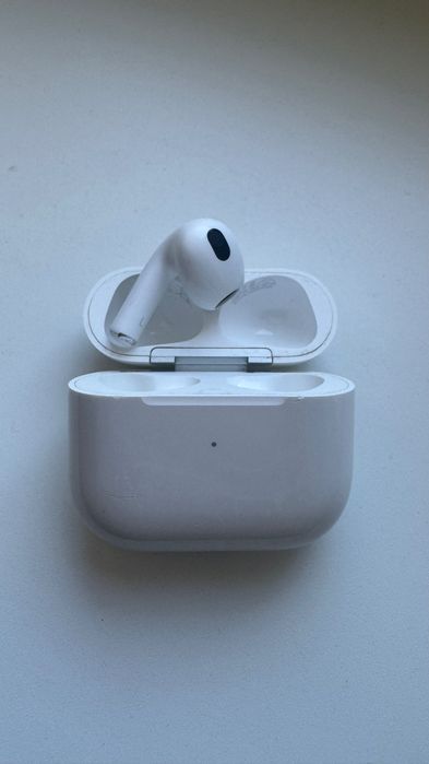 Airpods 3, левое ухо и кейс
