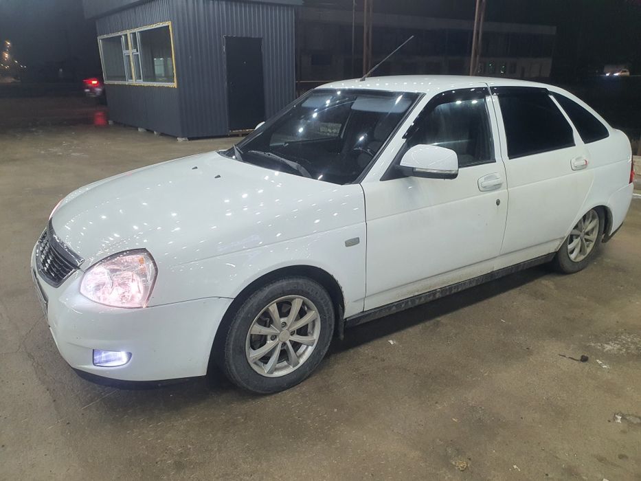 Приора хэтчбек 2012