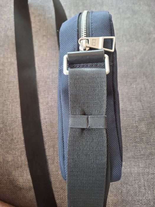Borsetă Tommy Hilfiger, stare impecabilă