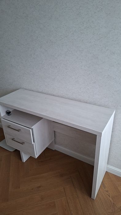 Продам спальный гарнитур