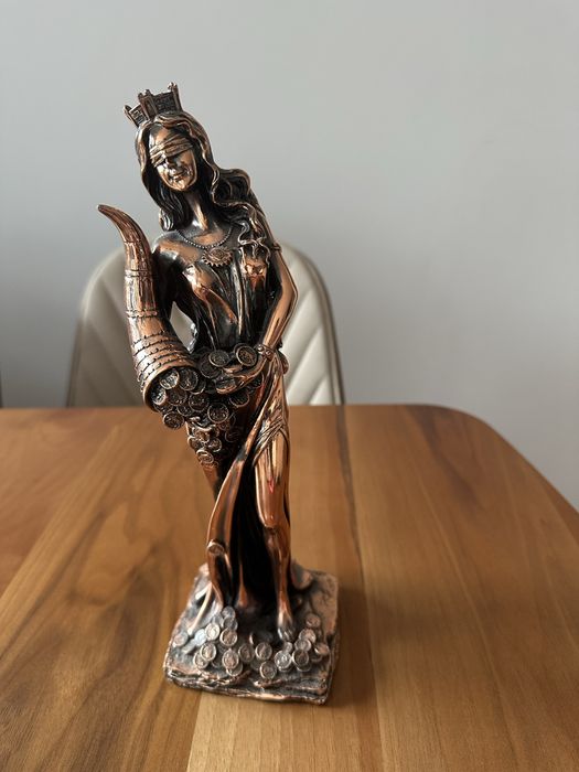 Продавам Статуетка