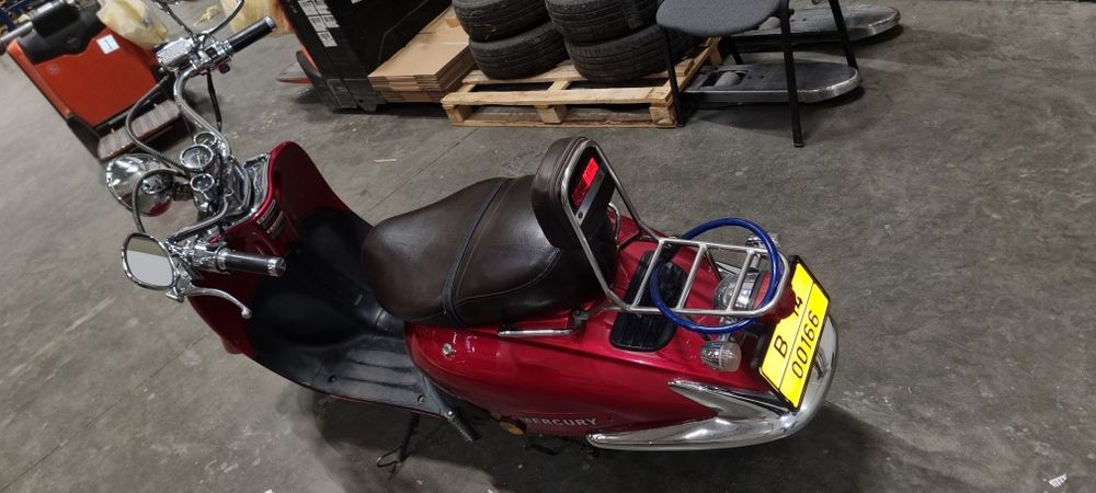 Vând scuter retro impecabil,primul propietar de nou