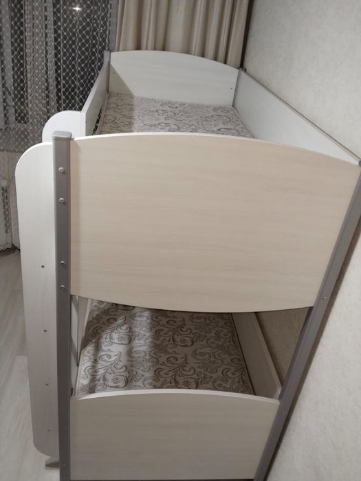 Двухъярусная кровать