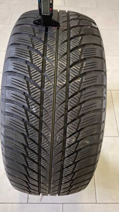 Зимна гума Bridgestone 225 50 17 RFT