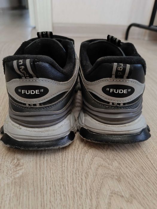 Кроссовки утеплённые, 38 р.