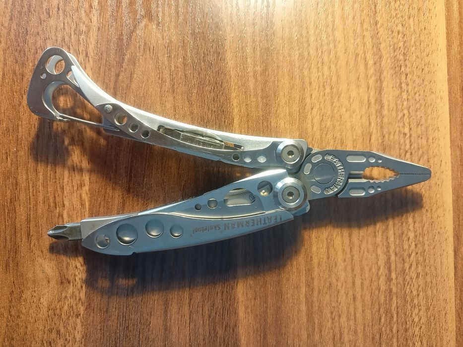 Мультитул Leatherman Skeletool.
