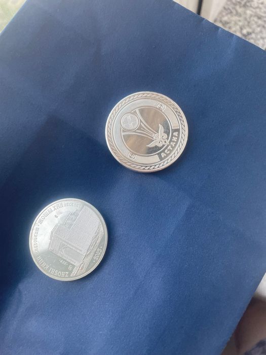 Продам серебренные манеты 925