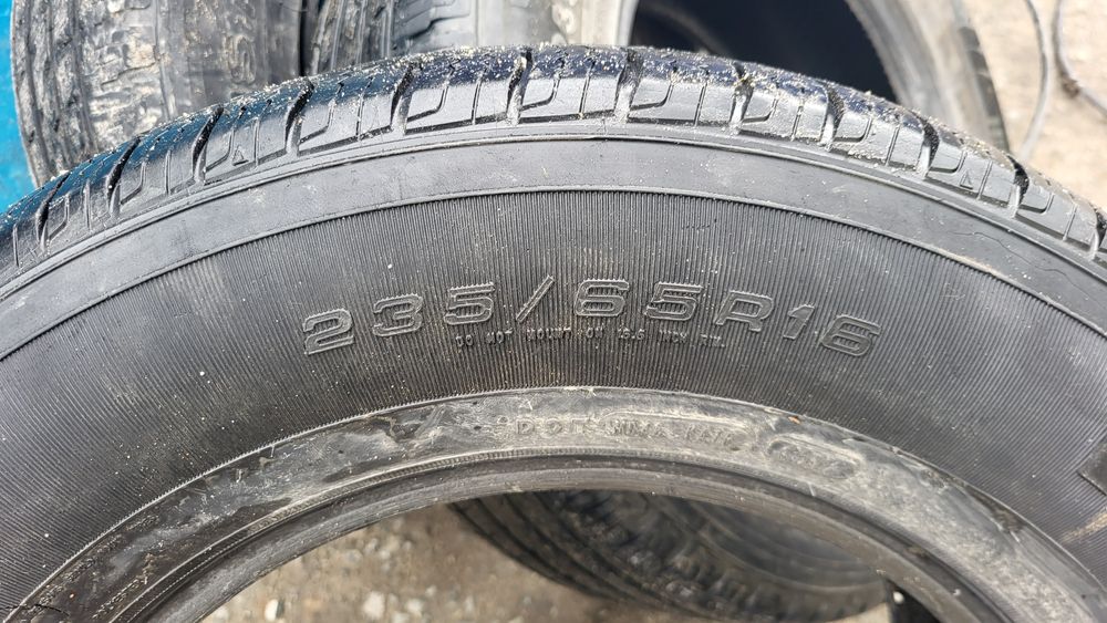 Продам резину на 16 размер