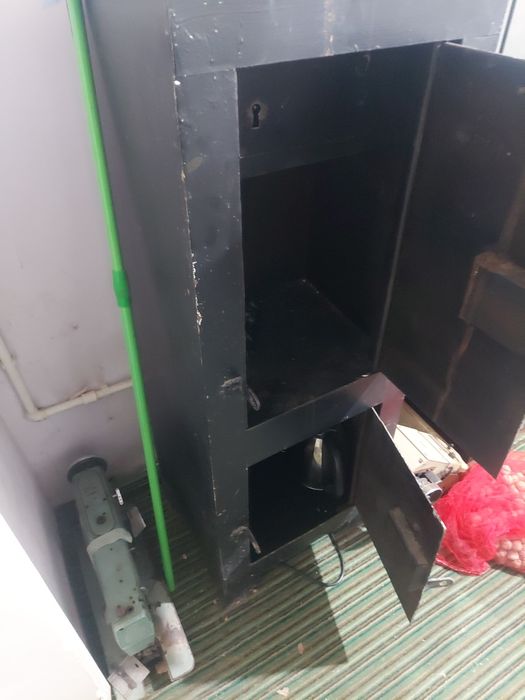 Продам СЕЙФ металлический