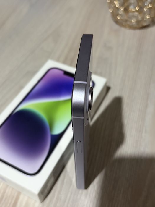 Продам Iphone 14