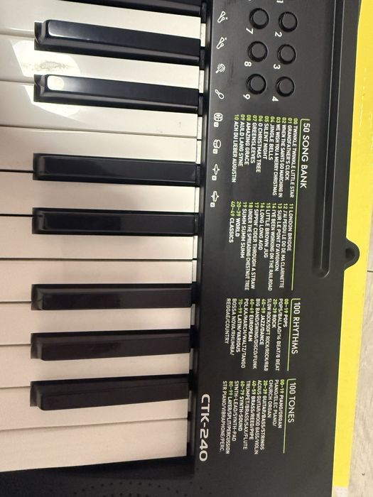 Електронен синтезатор CASIO CTK-240