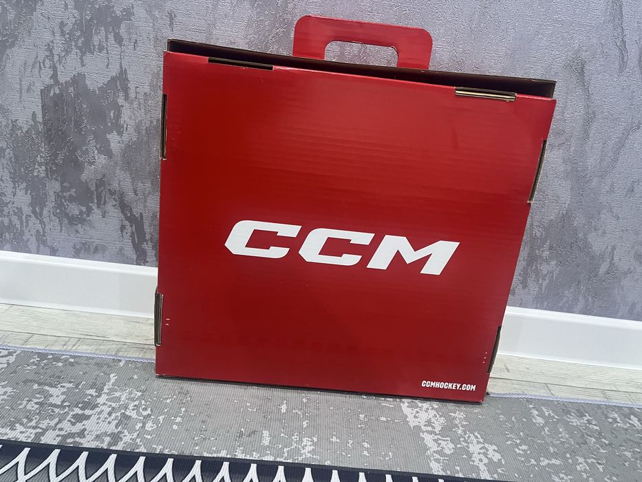 Продам коньки CCM