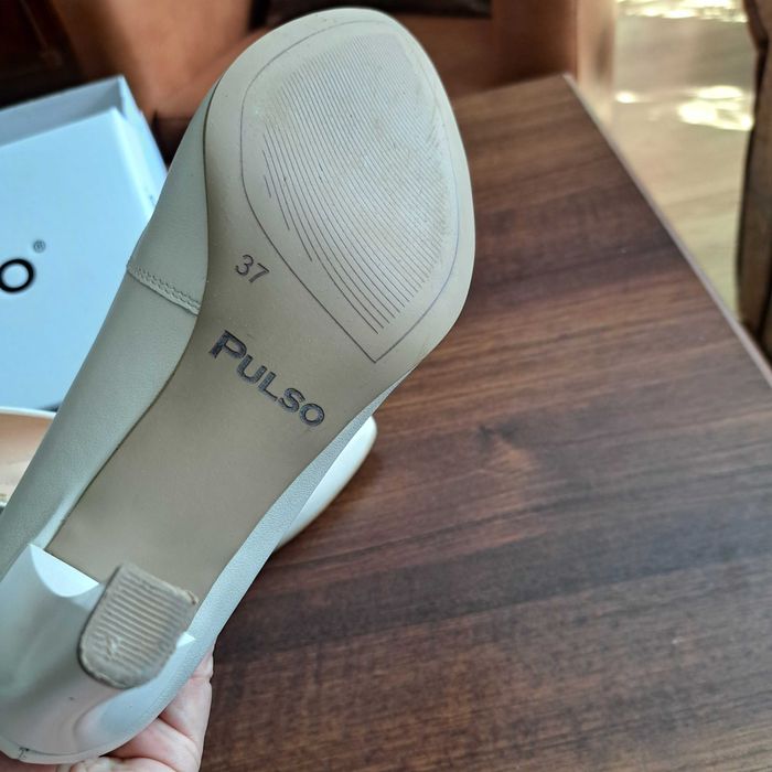 Pantofi nude piele marime 37