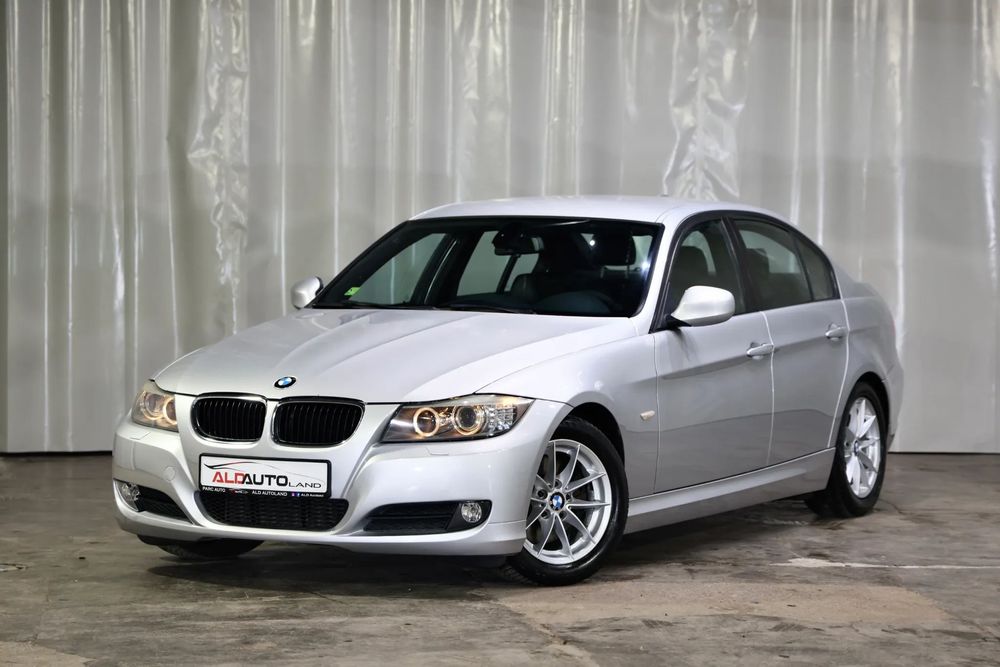 BMW Seria 3 *Volan Piele Perforata* Incalzire Scaune *Interior Piele *Navigatie