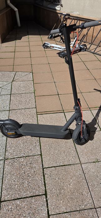 Продам электросамокат Xiaomi 5GL