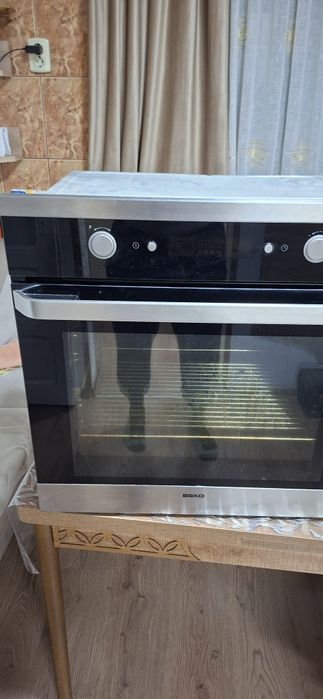 Cuptor electric Beko