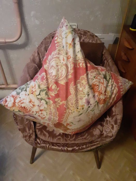 Продам подушку пухо-перовую