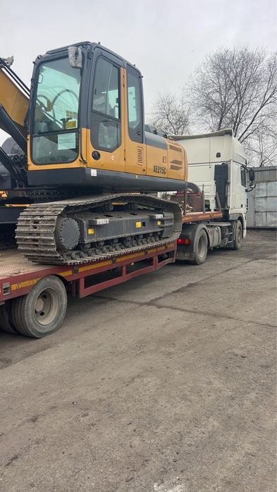 Гусеничный экскаватор