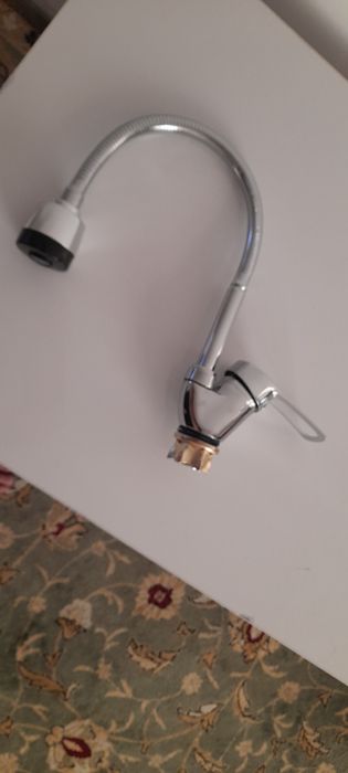Продаю смесители для рукомойника