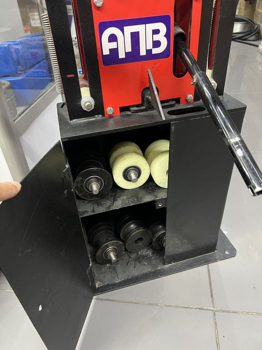 Механический трубогиб профилегиб