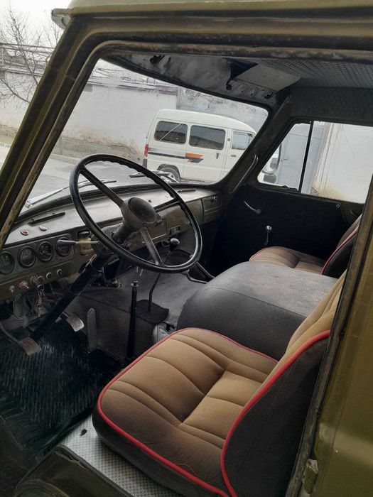 Uaz  Bartavoy sotuvda