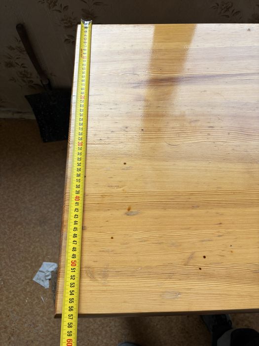 Трапезна маса от масивна дървесина