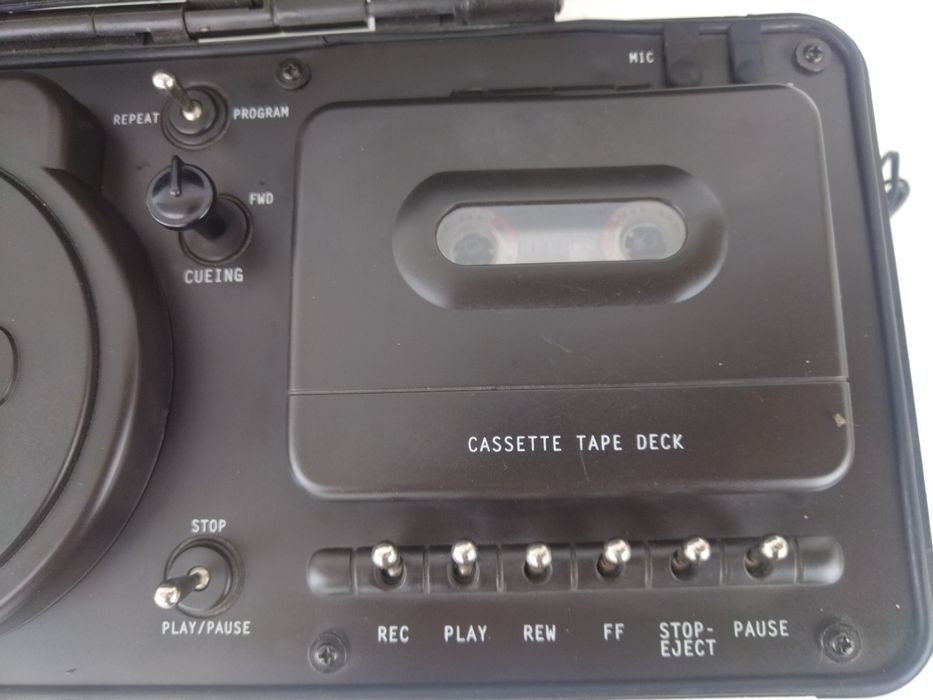 Радио-касетофон и диск  Roadstar, изработено по поръчка за JEEP