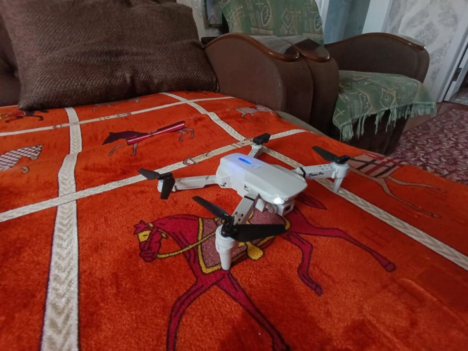 Продам дрон, квадрокоптер!