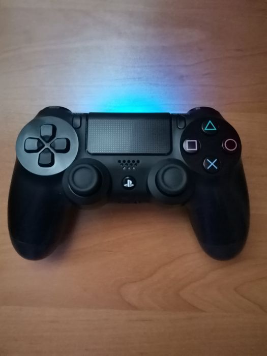 De vânzare playstation 4