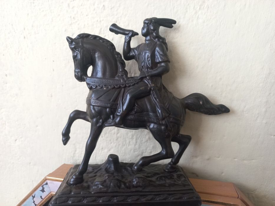 Statuieta bronz-Gornist calare