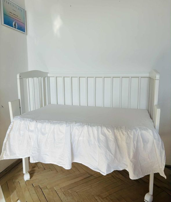 Vând pătuț bebeluși Waldin 2 în 1 co-sleeping 90x55 cm din lemn de fag