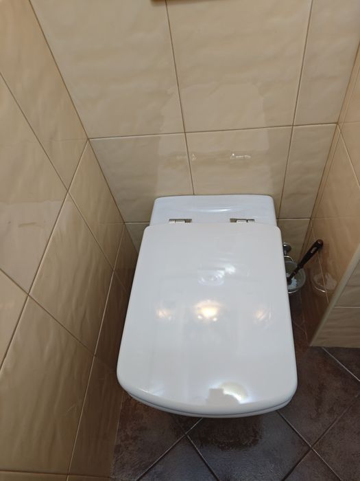 Продавам испанска тоалетна чиния Рока Сидни , Roca Sidney