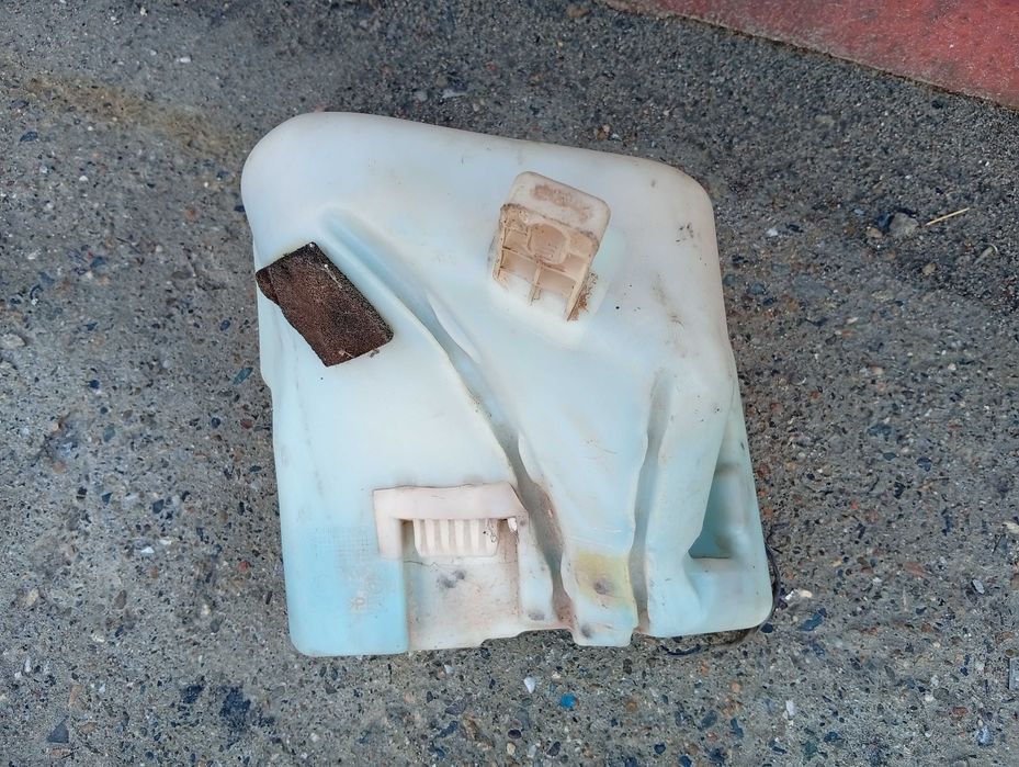 Бачок омывателя на 5 литров BMW e36