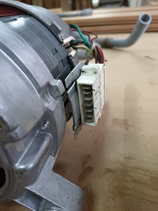 Пералня на части indesit iwsd 61251