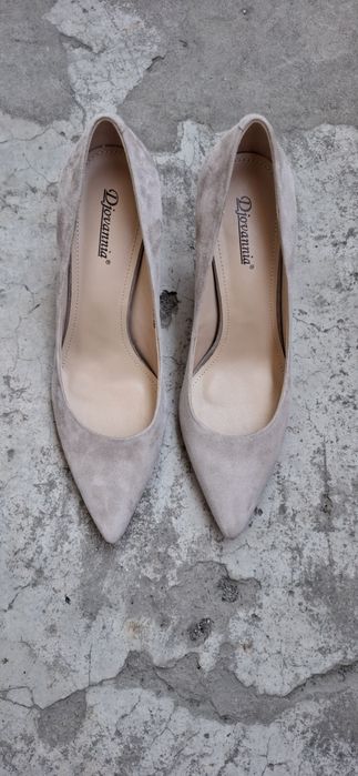 Продаю женские туфли