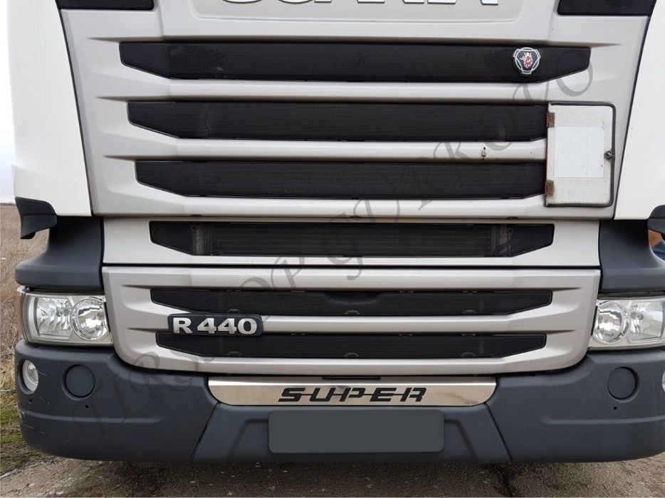 Неръждаема декорация за бронята на SCANIA R ‎2010-2016 година